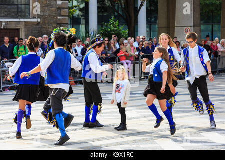 City of London, 24th Sept 2017. Morris Dancers perform.The annual Pearly Kings and Queens Harvest Festival at Guildhall Yard in the City of London,celebrate the bounty of the autumn harvest with traditional entertainment. Morris dancing, maypole dancing, marching bands and colourful characters at the traditional event Stock Photo