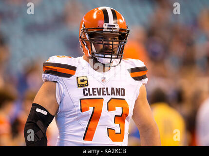 Cleveland Browns offensive lineman Joe Thomas at the Cleveland Browns NFL  football training camp Saturday, Aug. 1, 2009, in Berea, Ohio. (AP  Photo/Tony Dejak Stock Photo - Alamy