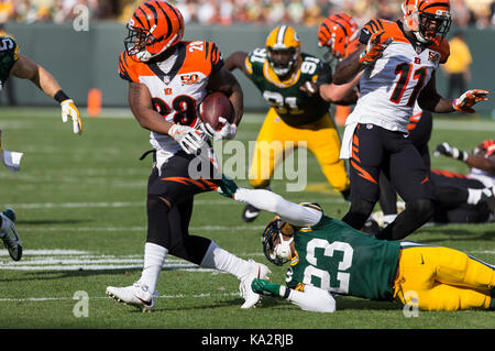 Photo: Bengals Joe Mixon takes handoff from Joe Burrow - KYP20221106030 