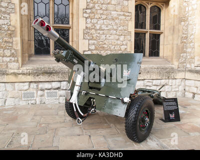 British 25 Pounder Field Gun, Tower of London Stock Photo