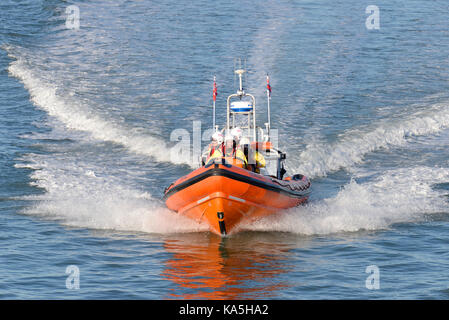 Southend RNLI Atlantic 85 Lifeboat Julia & Angus Wright B-885 At Speed ...