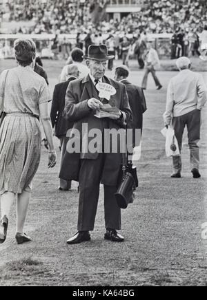 Bob Day, turf adviser at Sandown Park racecourse 1983 Stock Photo