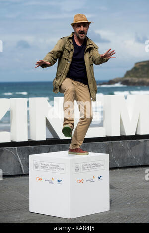 San Sebastian, Spain. 25th Sep, 2017. Actor Ramon Aguirre at the photocall of 'Operacion Concha' during the 65th San Sebastian Film Festival in San Sebastian, Spain, on 25 September, 2017. Credit: Gtres Información más Comuniación on line, S.L./Alamy Live News Stock Photo