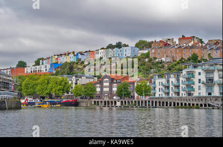 BRISTOL ENGLAND THE CITY CENTRE AND HARBOUR ON THE RIVER AVON AT HOTWELLS ON THE SKYLINE A ROW OF COLOURED HOUSES Stock Photo