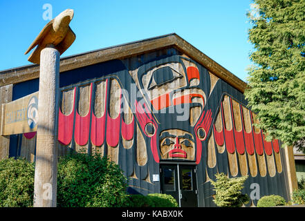 Eagle Aerie Gallery, Roy Henry Vickers' artist-owned gallery, Tofino, British Columbia, Canada Stock Photo