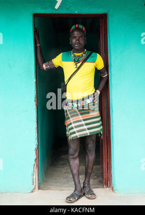 Hamer tribe young man in front of a bar entrance in Dimeka, Omo valley,  Ethiopia Stock Photo - Alamy
