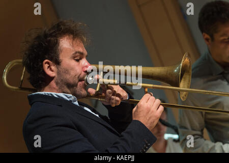 The Trombonist Fidel Fourneyron performed live on 23/9/2017 on the stage of the Casa del Jazz in Rome on the concluding night of a Franco-Italian jazz and improvised music festival 'Una Striscia di Terra Feconda'. With him on stage Cristiano Arcelli high sax (winner of the national competition MIDJ - National Association of jazz musicians), Francesco Diodati on guitar, Matteo Bortone on the double bass and Bernardo Guerra on drums. Fidel Fourneyron (Photo by Leo Claudio De Petris / Pacific Press) Stock Photo