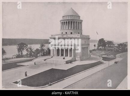 Grant's Tomb, on riverside drive at 123rd Street. A magnificent mausoleum erected by the city of New York in memory of the famo… Stock Photo