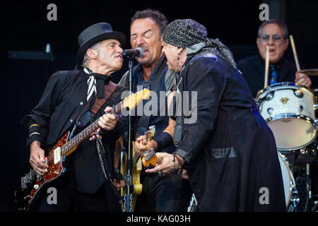The American singer, songwriter and musician Bruce Springsteen performs a live concert with his band The E Street Band at Frognerparken in Oslo. Here 'the boss' is seen live on stage with guitarists Steven Van Zandt (R) and Nils Lofgren (L). Norway, 28/07 2016. Stock Photo