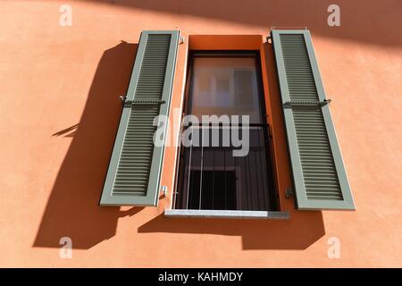 Ascona, Switzerland. 24th Sep, 2017. View of the city of Ascona in the Switzerland area Ticino, 24.September 2017. Credit: Frank May | usage worldwide/dpa/Alamy Live News Stock Photo