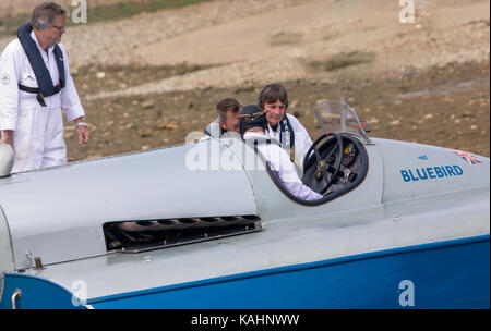 Bewl Water, Kent, UK. 26th September 2017. Following extensive restoration at the Filching Manor Motor Museum, Sir Malcolm Campbell’s Bluebird K3, built in 1937, completes a test run at Bewl, the largest stretch of open water in the South East of England. On 1st September 1937 the K3 achieved the World water speed record, going on to break that record on two further occasions. Credit: Alan Fraser/Alamy Live News Stock Photo