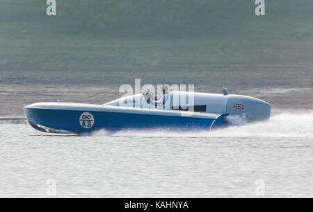 Bewl Water, Kent, UK. 26th September 2017. Following extensive restoration at the Filching Manor Motor Museum, Sir Malcolm Campbell’s Bluebird K3, built in 1937, completes a test run at Bewl, the largest stretch of open water in the South East of England. On 1st September 1937 the K3 achieved the World water speed record, going on to break that record on two further occasions. Credit: Alan Fraser/Alamy Live News Stock Photo