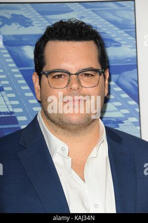 Los Angeles, CA, USA. 26th Sep, 2017. Josh Gad at arrivals for HBO's Documentary Film SPIELBERG Premiere, Paramount Studios, Los Angeles, CA September 26, 2017. Credit: Elizabeth Goodenough/Everett Collection/Alamy Live News Stock Photo