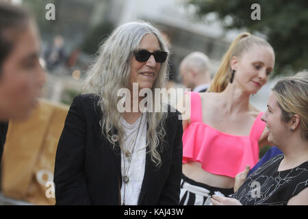 Patti Smith attends the 2017 Metropolitan Opera Opening Night at The Metropolitan Opera House on September 25, 2017 in New York City. | Verwendung weltweit Stock Photo