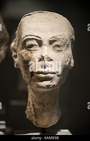 Berlin. Germany. Portrait of Egyptain Queen Nefertiti, Neues Museum. (Reign: ca. 1351/3-1334/6 BC), New Kingdom Period, Dynasty 18, ca. 1340 BC. Stock Photo