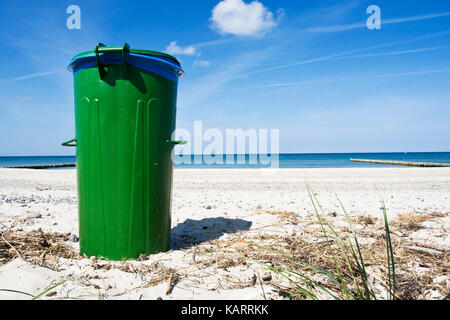 Baltic coast, garbage tonne on the beach, Ostseekueste, Muelltonne am Strand