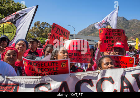 Cape Town, South Africa. 27th Sep, 2017. Cosatu (Confederation of South African Trade Unions) hold a National Strike and march against state capture and corruption to Parliament. The Trade Union Confederation together with its alliance partner the South African Communist Party marched to Parliament and various other institutions in Cape Town. Credit: Mo Bassa/Alamy Live News Stock Photo