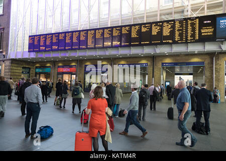 Kings cross Station London, UK. Wednesday 27th September 2017. UK weather: Cloudy afternoon with sunny spells in London Credit: WansfordPhoto/Alamy Live News Stock Photo