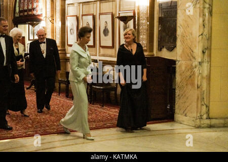 London, UK. 27th September, 2017. HRH PRINCESS ROYAL IN FOYER OF NATIONAL LIBERAL CLUB. Her Royal Highness, The Princess Royal, formerly Princess Anne, passes through the foyer of the National Liberal Club en route to the Queen's Awards Winners Annual Gala Dinner. Credit: Peter Hogan/Alamy Live News Stock Photo