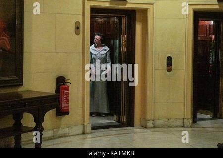 London, UK. 27th September, 2017. HRH PRINCESS ROYAL IN FOYER OF NATIONAL LIBERAL CLUB. Her Royal Highness, The Princess Royal, formerly Princess Anne, passes through the foyer of the National Liberal Club en route to the Queen's Awards Winners Annual Gala Dinner. Credit: Peter Hogan/Alamy Live News Stock Photo