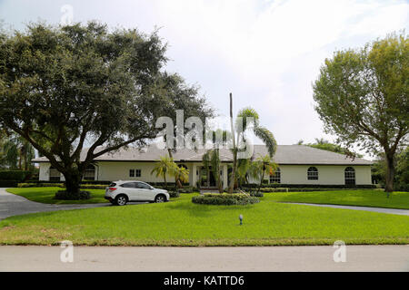 Florida, USA. 27th Sep, 2017. 15470 Takeoff Place in Wellington Wednesday, September 27, 2017. Marlene Warren was murdered at this address in 1990. Credit: Bruce R. Bennett/The Palm Beach Post/ZUMA Wire/Alamy Live News Stock Photo