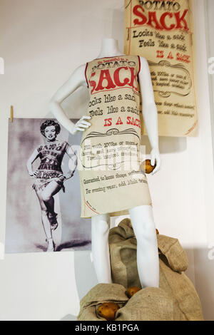 England, London, Southwark, Fashion and Textile museum, exhibit, ladies' fashions from the 1960s, 'Potato of pouch' dress of Charterhouse Manufacturing Company New York, Stock Photo
