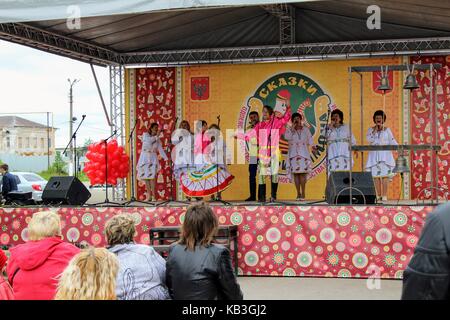 June, 2017, Odoev (Russia): Folk Festival 'Grandfather Filimon's Tales' - performance of the national ensemble. Stock Photo