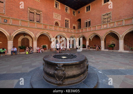 Internal cloister of the Gothic Collegium Maius of the Krakow University, Krakow, Poland, Europe Stock Photo