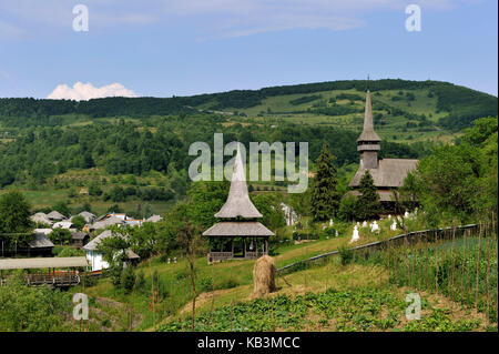Romania, Maramures region, Carpathians mountains, Iza valley, church of  Poienile Izei (Biserica Poienile Izei) listed by the world heritage of Unesco Stock Photo