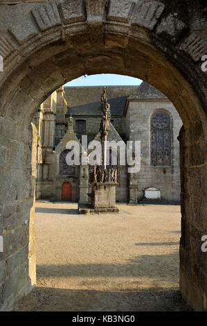 France, Finistere, stop on the Way of St James, St Thegonnec, parish enclosure and calvary Stock Photo