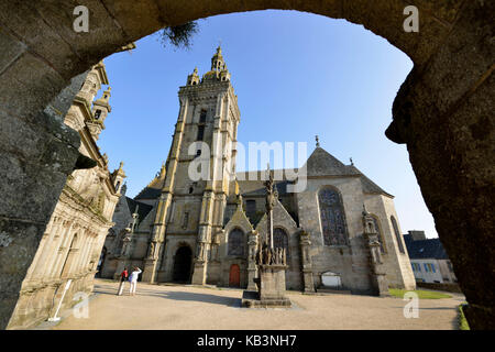 France, Finistere, stop on the Way of St James, St Thegonnec, parish enclosure, church and calvary Stock Photo