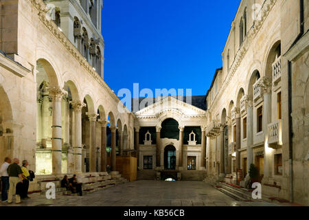 Croatia, Dalmatian coast, Split, old Roman city listed as World Heritage by UNESCO, Diocletian's palace, Peristyle and the Cafe Luxor Stock Photo