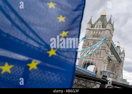 London: EU flag in front of the Tower Bridge - as seen from South Banks of the Thames. Photo from 05. May 2017. | usage worldwide Stock Photo