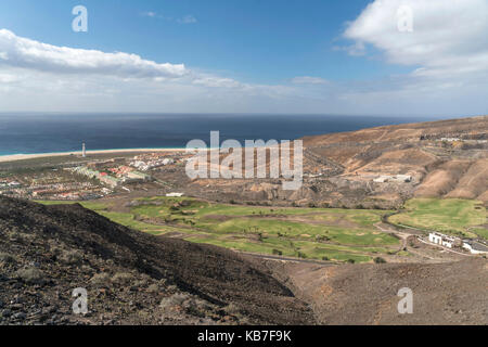 Leuchtturm von Morro Jable oder Faro de Morro Jable, Golfplatz und die Küste bei Jandia,  Insel Fuerteventura, Kanarische Inseln, Spanien |   Morro Ja Stock Photo