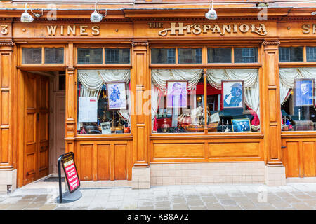 Edinburgh, Scotland - September 09, 2016: restaurant in a historic building in Edinburgh. Edinburgh is the capital of Scotland, its old and new town a Stock Photo