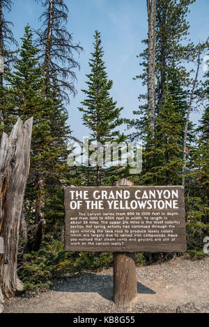 Yellowstone Canyon signpost at Red Rock Point overlook Stock Photo