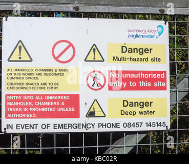 Construction site health and safety instructions signs Stock Photo ...