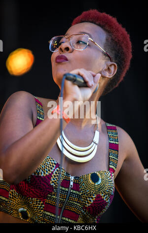 The Norwegian soul and jazz singer Miss Tati originates from Angola and Portugal before she ended up in Bergen where she is known as “Norway’s sassy soul mistress”. Here she performs a live concert at the Norwegian music festival Øyafestivalen 2015. Norway, 15/08 2015. Stock Photo