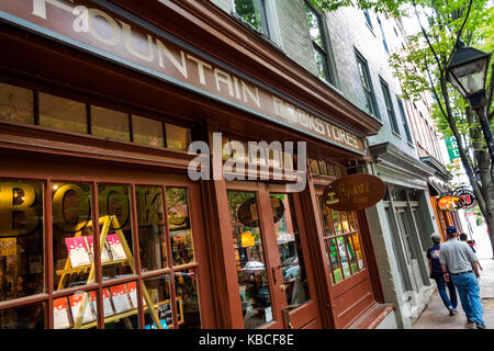 Richmond Virginia,Shockoe Slip district,East Cary Street,storefront,shop,Fountain Bookstore,VA170521096 Stock Photo