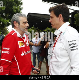 Sepang, Malaysia. 29th Sep, 2017. Motorsports: FIA Formula One World Championship 2017, Grand Prix of Malaysia, Maurizio Arrivabene (ITA, Scuderia Ferrari), Toto Wolff (AUT, Mercedes AMG Petronas Formula One Team), Credit: dpa picture alliance/Alamy Live News Stock Photo