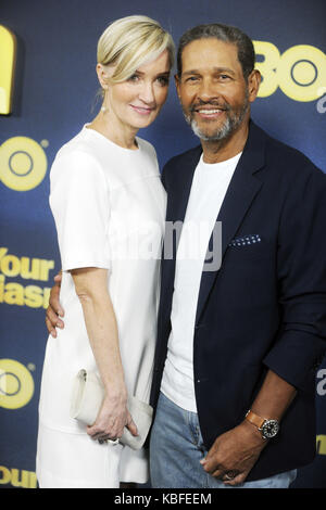 New York City. 27th Sep, 2017. Hilary Quinlan and Bryant Gumbel attend the 'Curb Your Enthusiasm' season 9 premiere at SVA Theater on September 27, 2017 in New York City. | Verwendung weltweit/picture alliance Credit: dpa/Alamy Live News Stock Photo