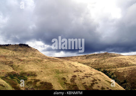 The edge of the Kinder Scout plateau from the climb up to Kinder Scout on the Pennine Way Stock Photo