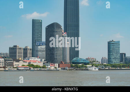 Skyline on the Bund, Shanghai, China Stock Photo