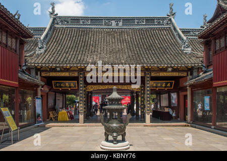 Jing'an Temple, Shanghai, China Stock Photo