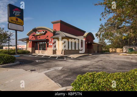 Pizza Hut Business located in Leesburg, Florida USA Stock Photo