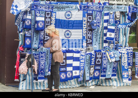 London UK. 30th September 2017.   Manchester City attempts to regain top position against Chelsea FC in the English Premier League at Stamford Bridge Credit: amer ghazzal/Alamy Live News Stock Photo