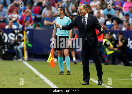 Valencia, Spain. 30th Sep, 2017. Head coach of Deportivo Alaves Gianni De Biasi during spanish La Liga match between Levante UD vs Deportivo Alaves at Ciutat de Valencia Stadium on September 30, 2017. Credit: Gtres Información más Comuniación on line, S.L./Alamy Live News Stock Photo