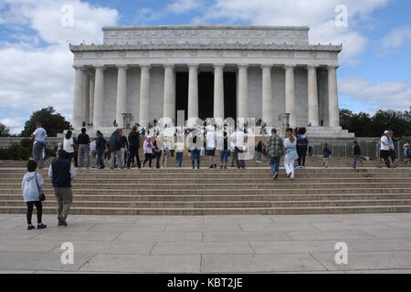 Washington, DC, USA. 30th Sep, 2017. Wide angle view of the east side of the Lincoln Memorial. Credit: Evan Golub/ZUMA Wire/Alamy Live News Stock Photo