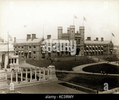 1904 World's Fair Administration Building (Brookings Hall, Washington University) seen from the southeast with the Italian Pavilion in the foreground Stock Photo