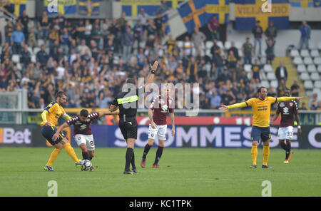 Turin, Italy. 01st Oct, 2017. the Serie A football match between Torino FC and Hellas Verona FC at Stadio Olimpico Grande Torino on 01 October, 2017 in Turin, Italy. Credit: Antonio Polia/Alamy Live News Credit: Antonio Polia/Alamy Live News Stock Photo